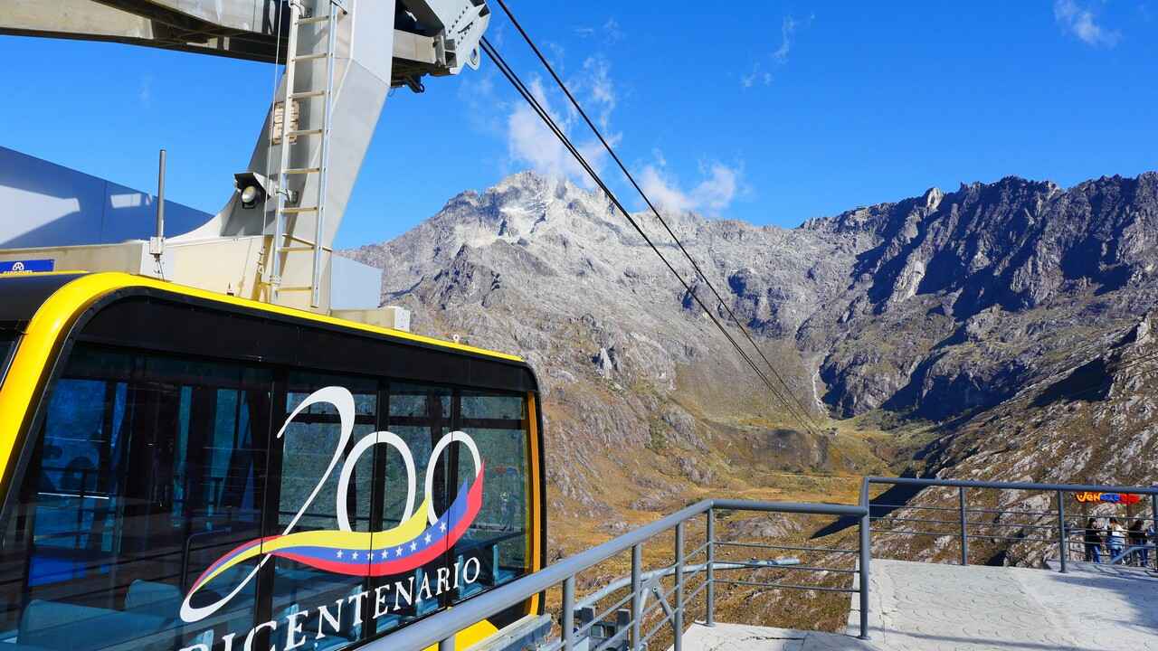 criollo travel merida city cable car